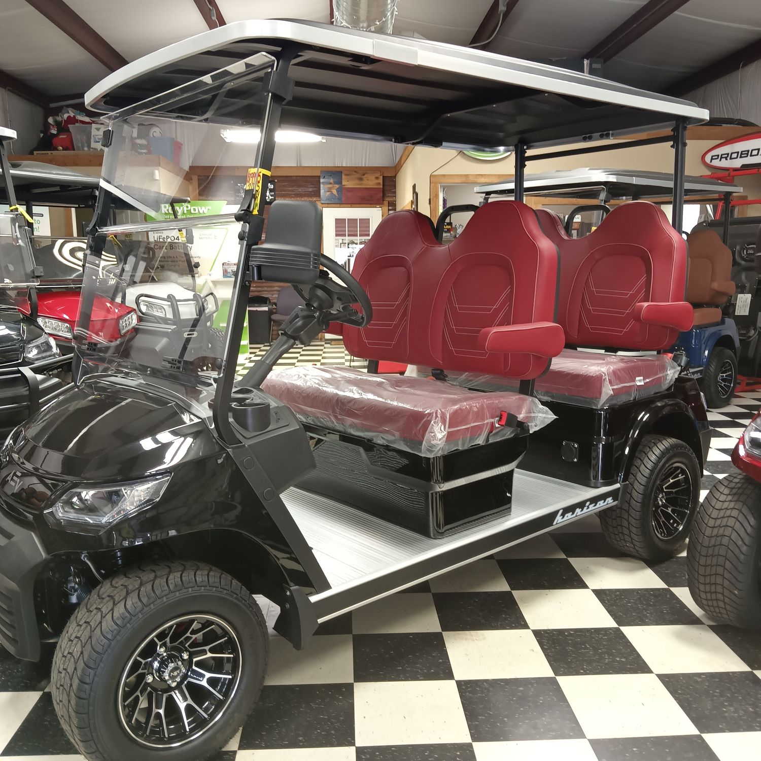2025 ADVANCED EV HORIZON 4F BLACK / RED SEATS
