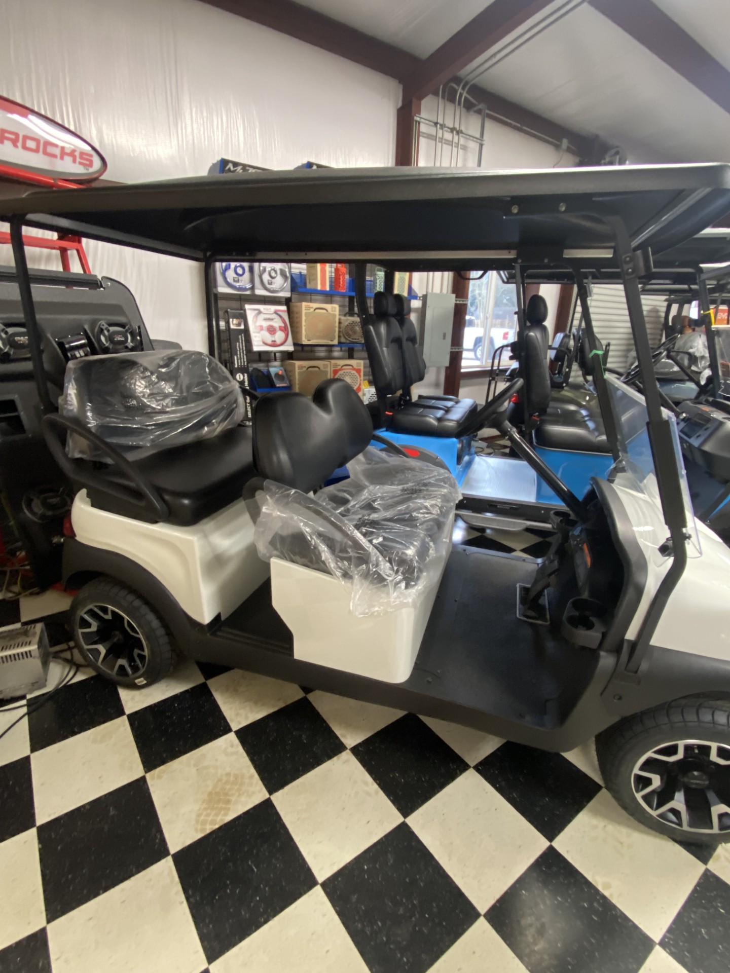 JUST ARRIVED!!! 2026 CLUB CAR 4 PASSENGER FORWARD FACING!!