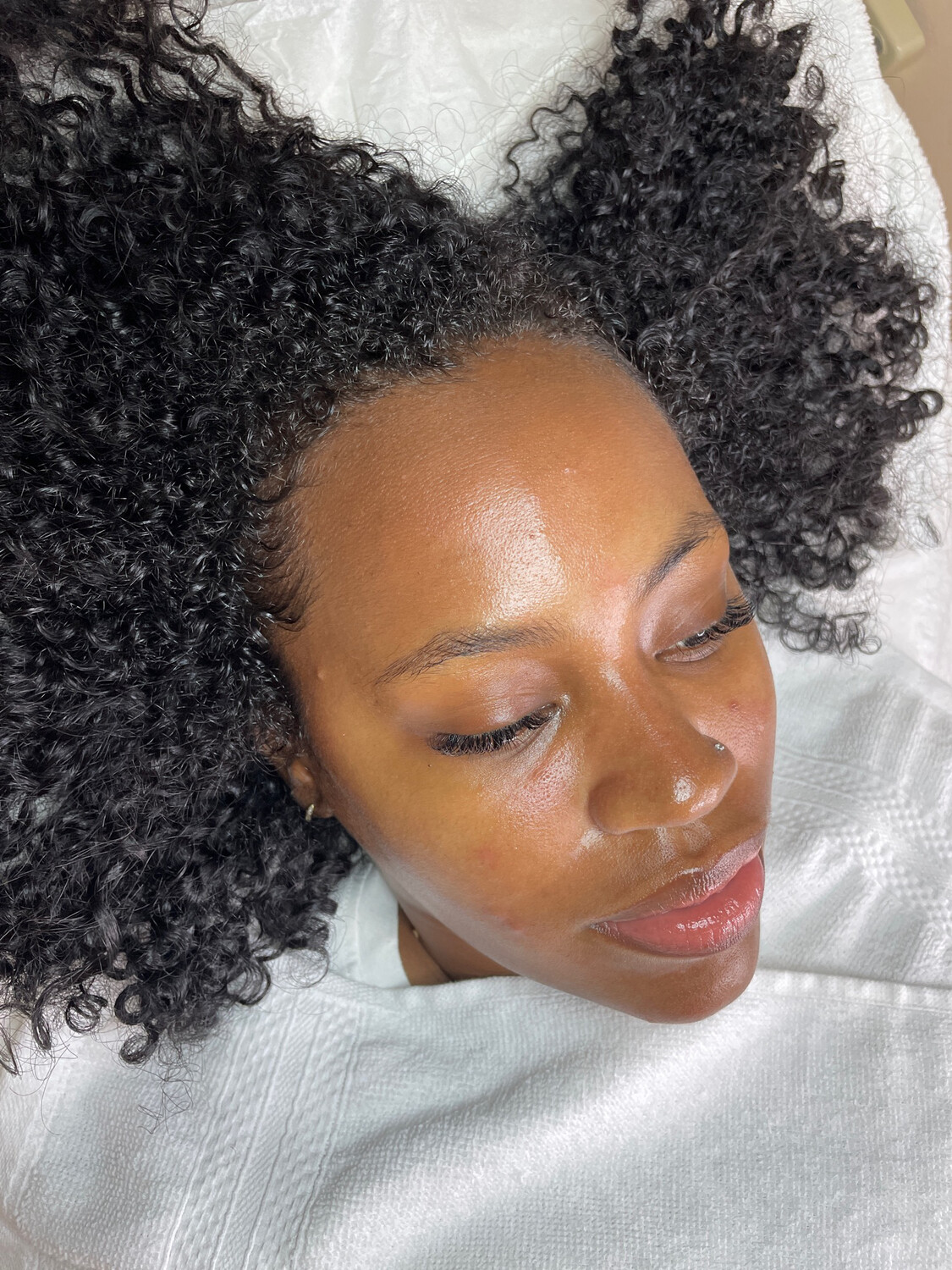 Hydro Luminescence Facial: Experience the Glow of Hydration