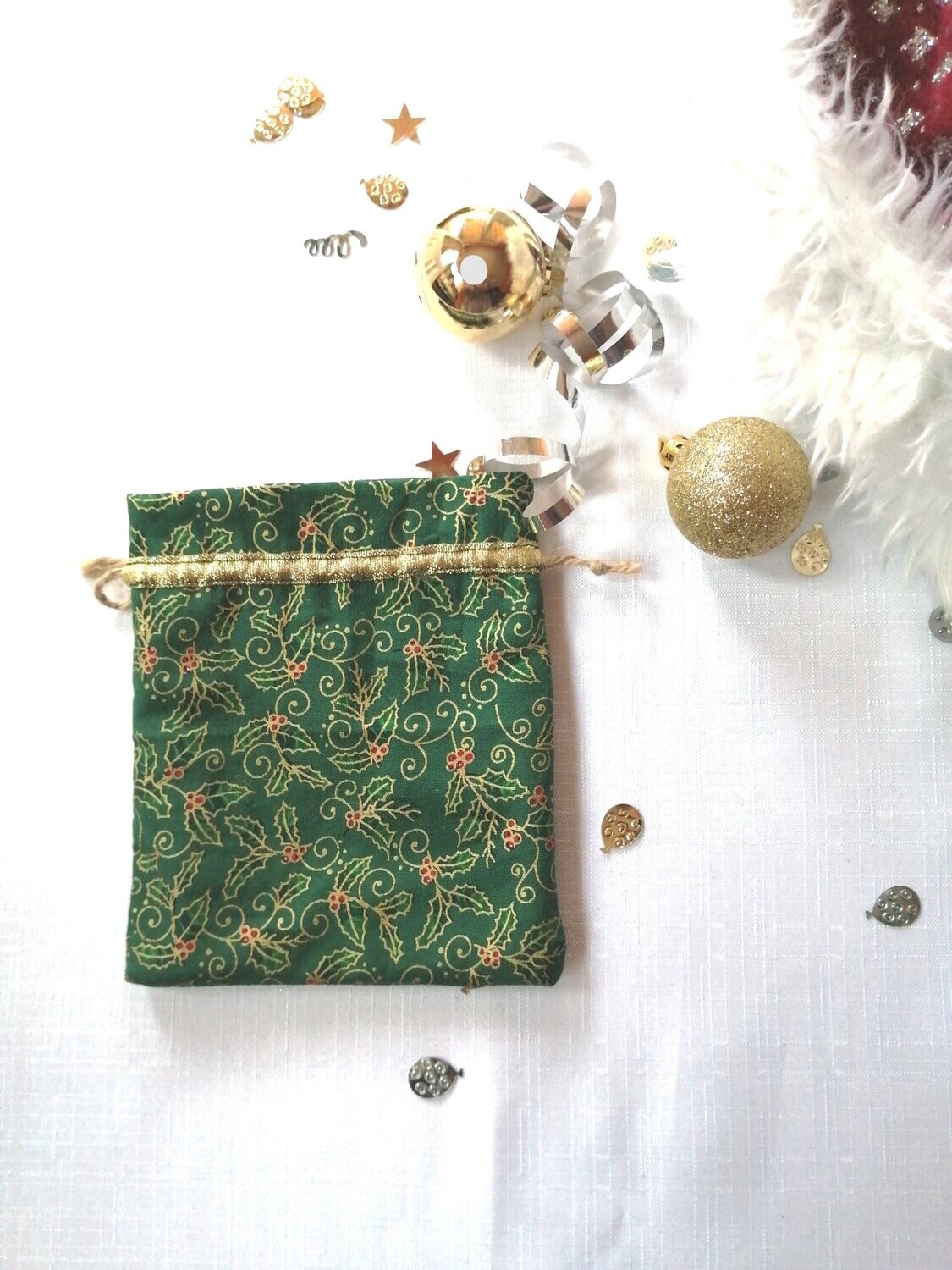 Christmas Gift Bag - Green holly