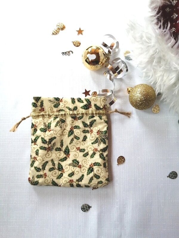 Christmas Gift Bag - Golden Holly