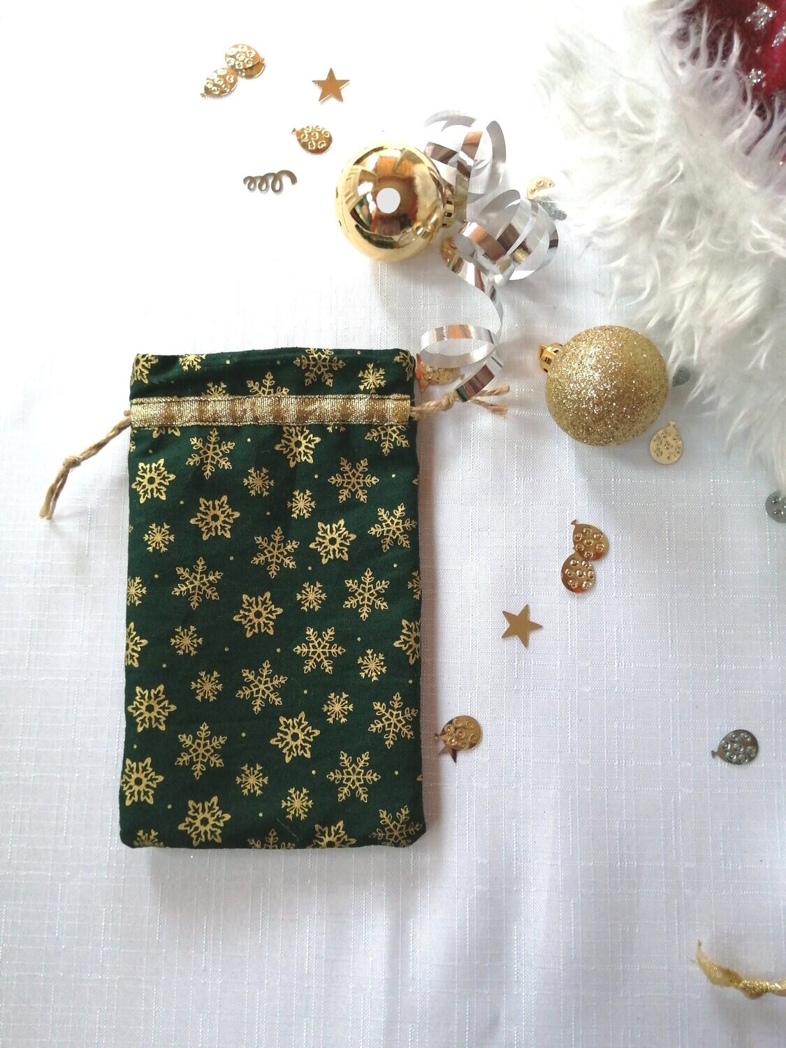 Christmas Gift Bag - Golden Snowflakes