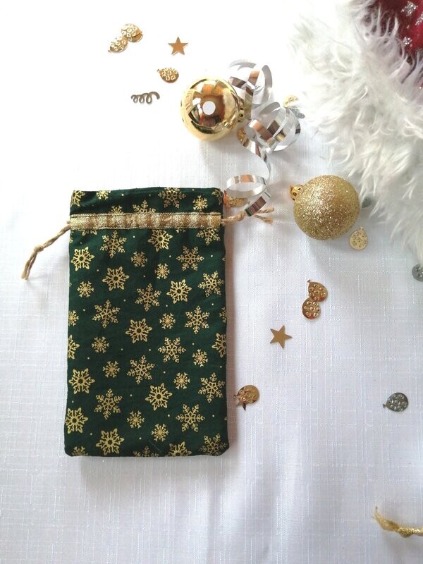 Christmas Gift Bag - Golden Snowflakes