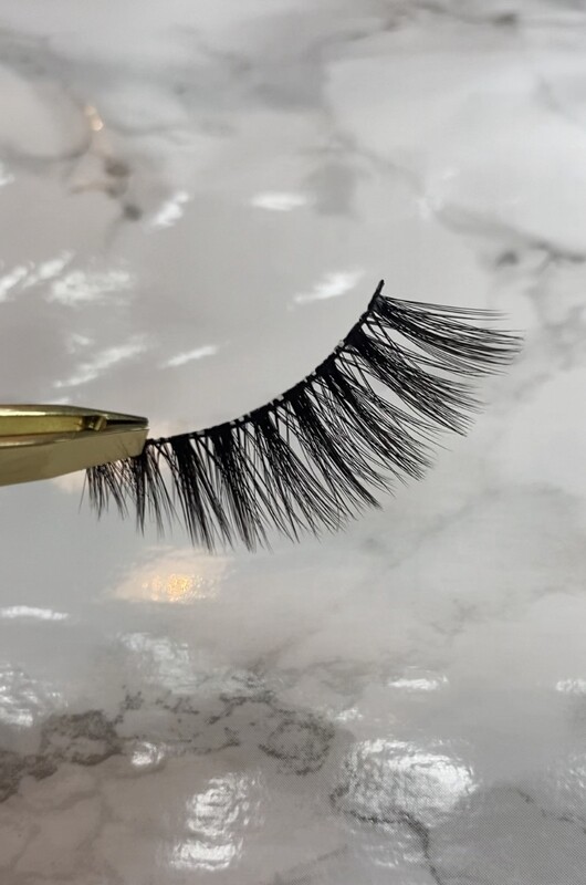 AM05 Lashes