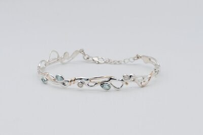 Blue topaz and Pearl, hinged silver bracelet