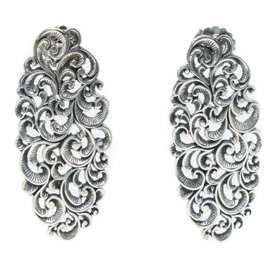 Oval silver engraved earrings