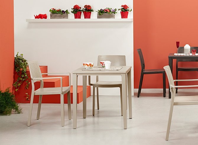 Tavolo da pranzo 70x70 cm 