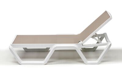 Lettino mod. VELA Lettino mod. VELA