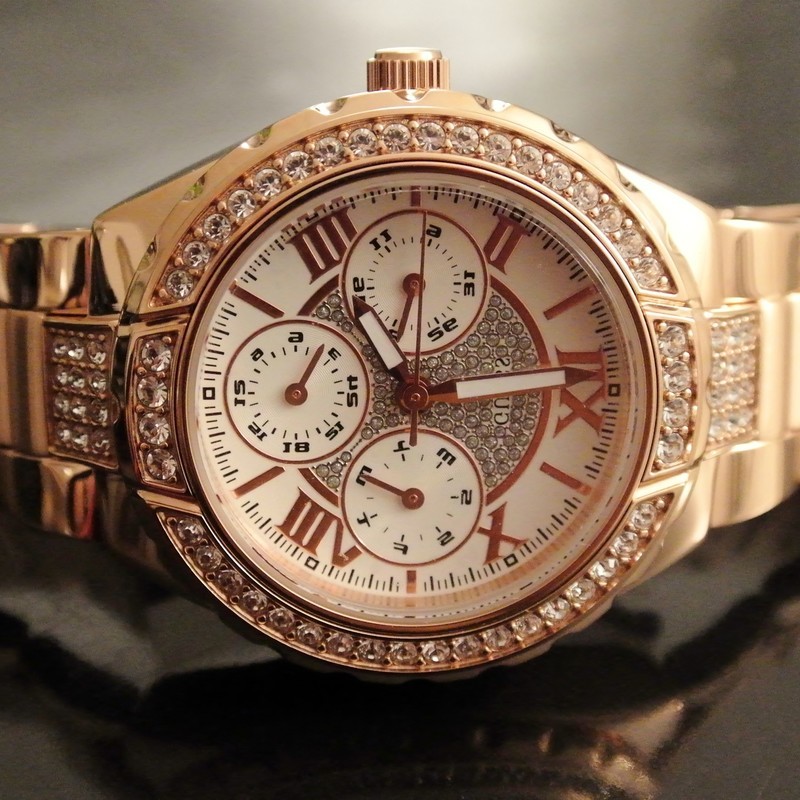 GUESS W0111L2 Ladies WATCH