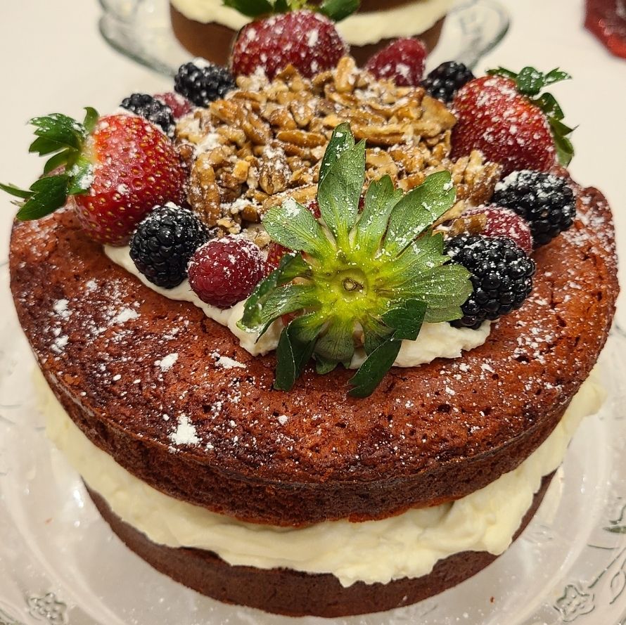 Red Velvet 8" inch Birthday Cakes (LOCAL PICK UP ONLY)