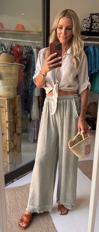 Luxury linen pants in Khaki