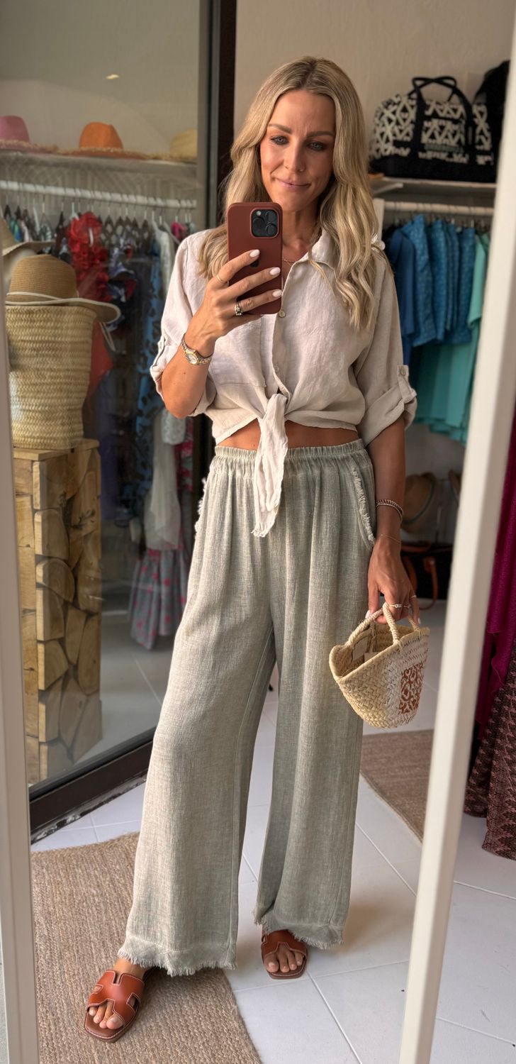 Luxury linen pants in Khaki