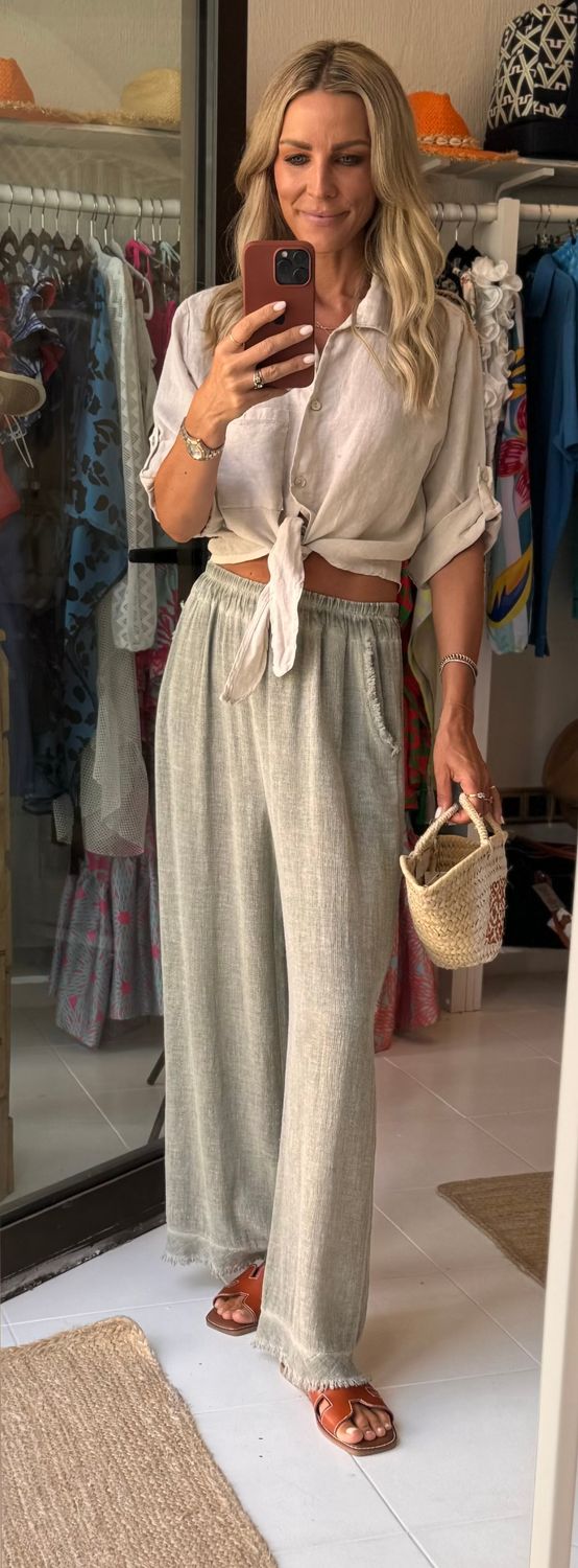 Luxury linen pants in Khaki