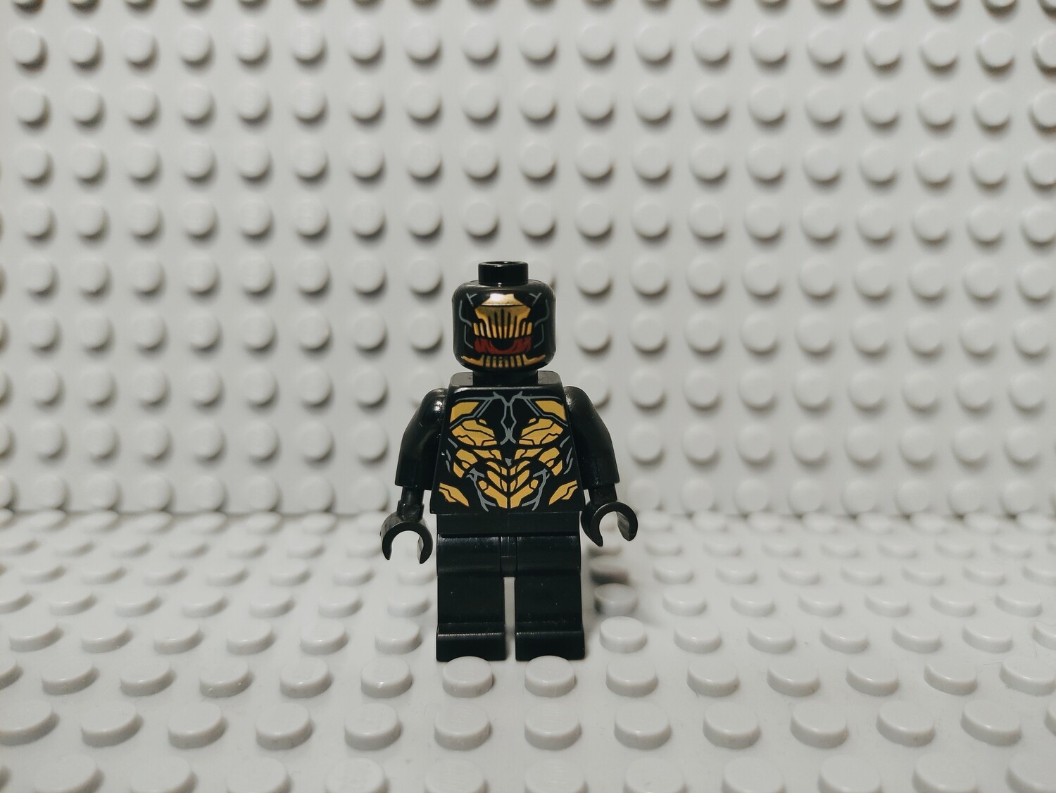 Lego Super Heroes Minifigur Outrider