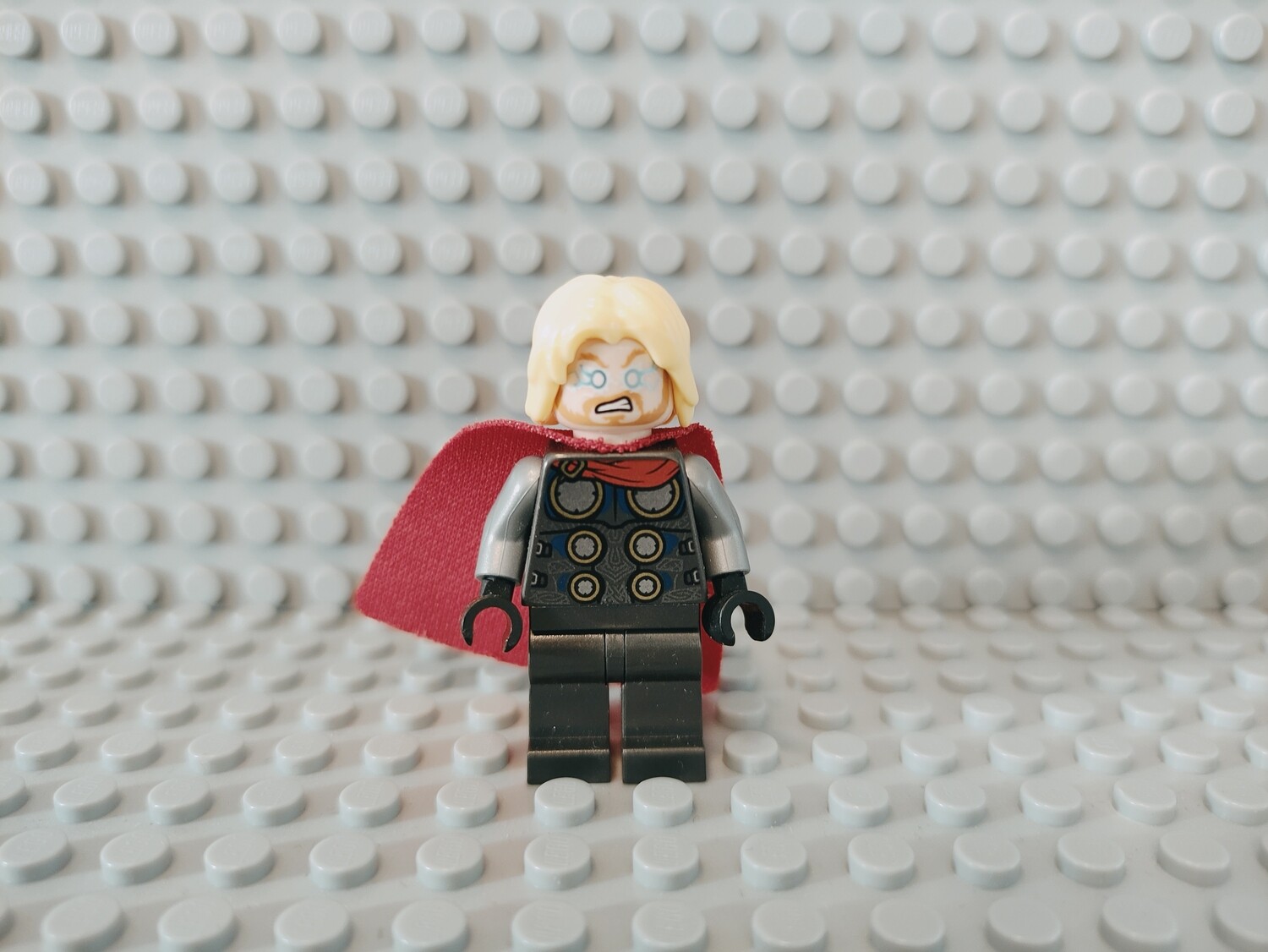 Lego Super Heroes Minifigur Thor