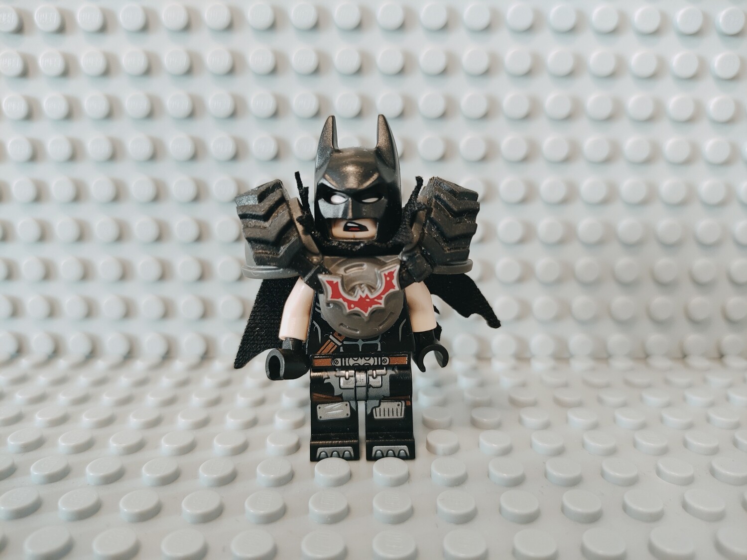 Lego Super Heroes Minifigur Batman Tire Armor