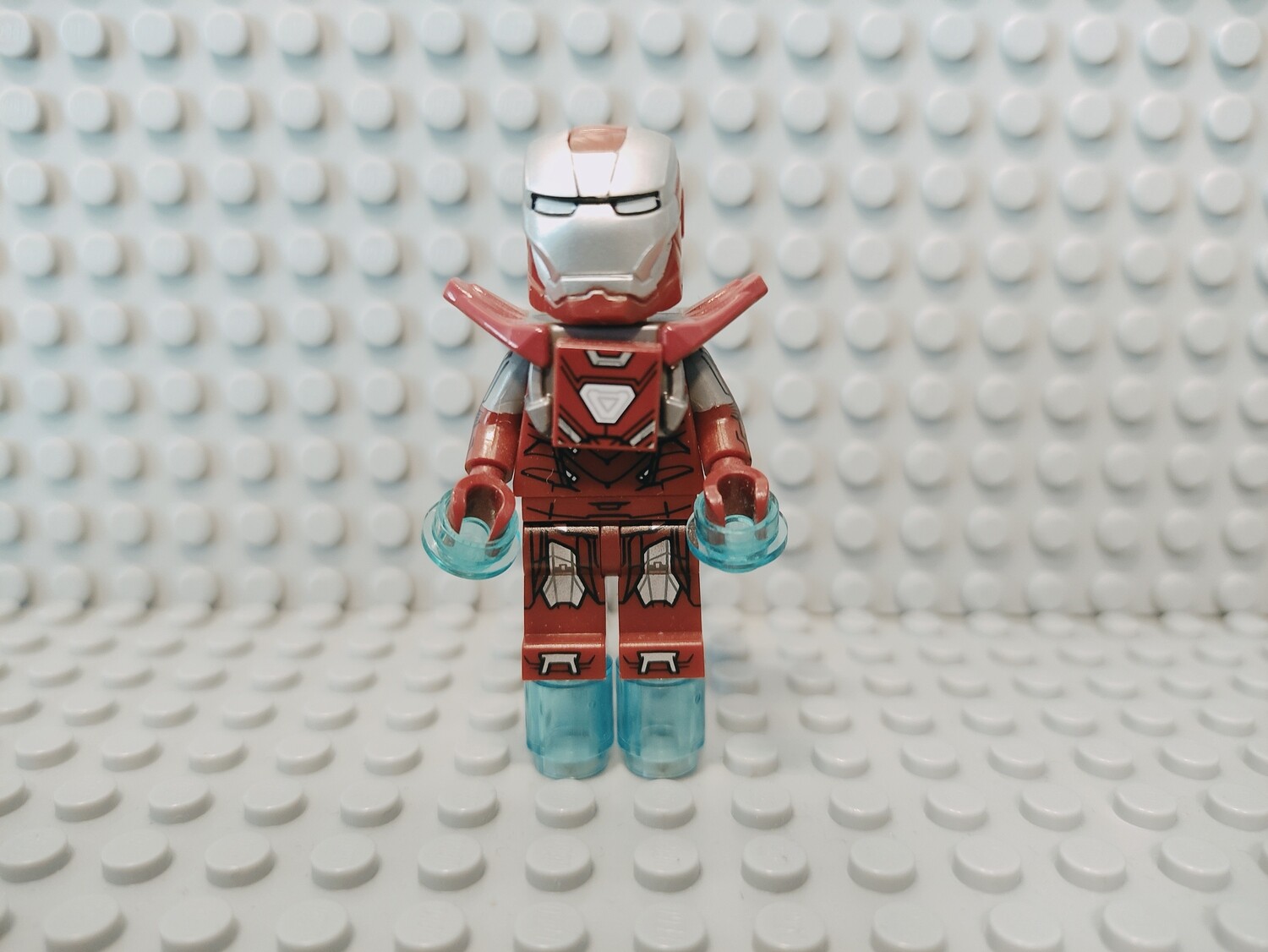 Lego Super Heroes Minifigur Silver Centurion Iron Man Mark 33