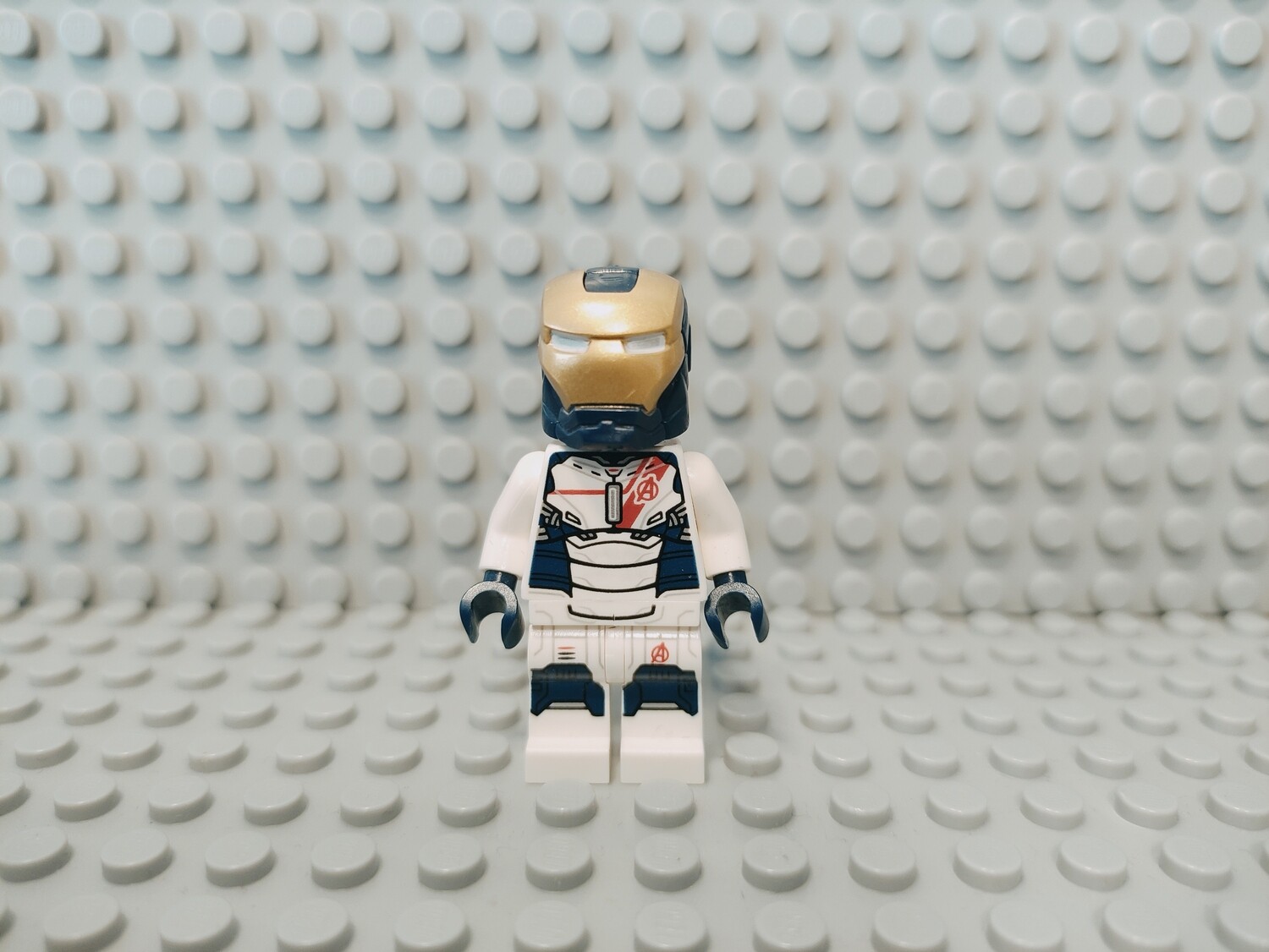 Lego Super Heroes Minifigur Iron Legion