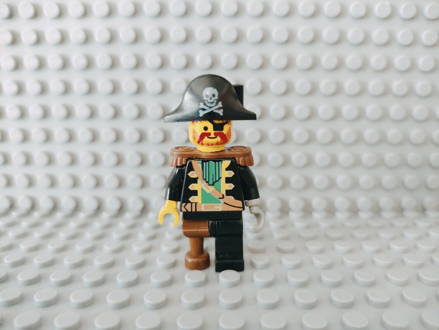 Lego Pirates Minifigur Captain Red Beard