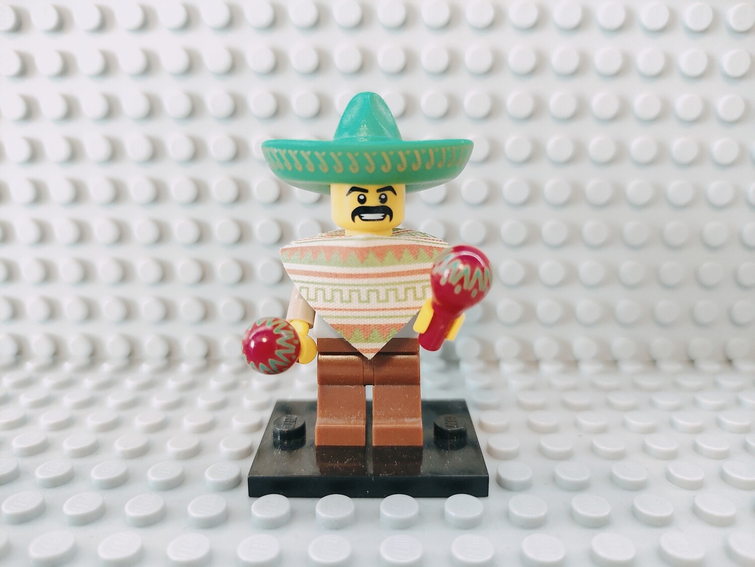 Lego Minifigures Series 2 Maraca Man