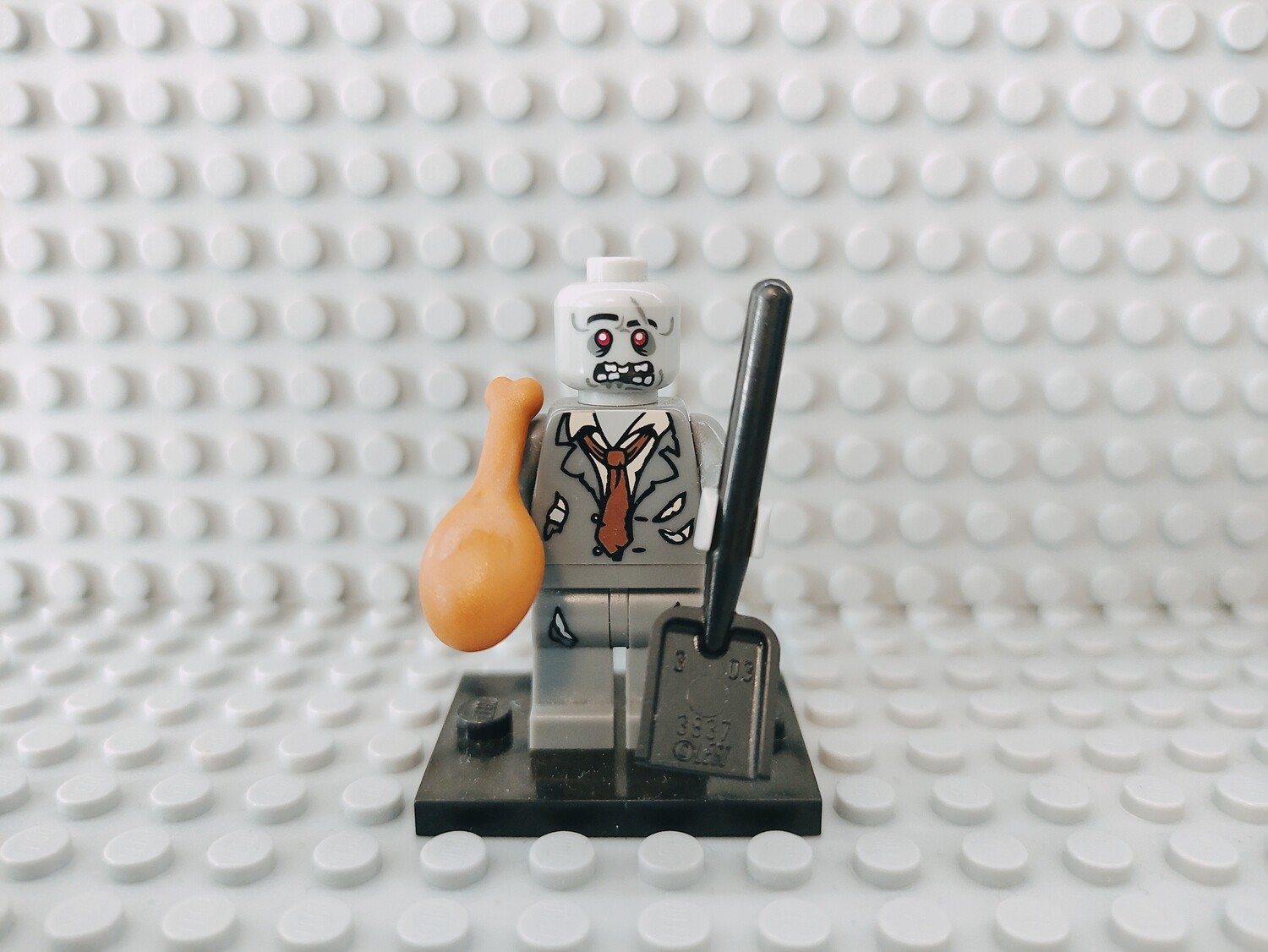 Lego Minifigures Series 1 Zombie