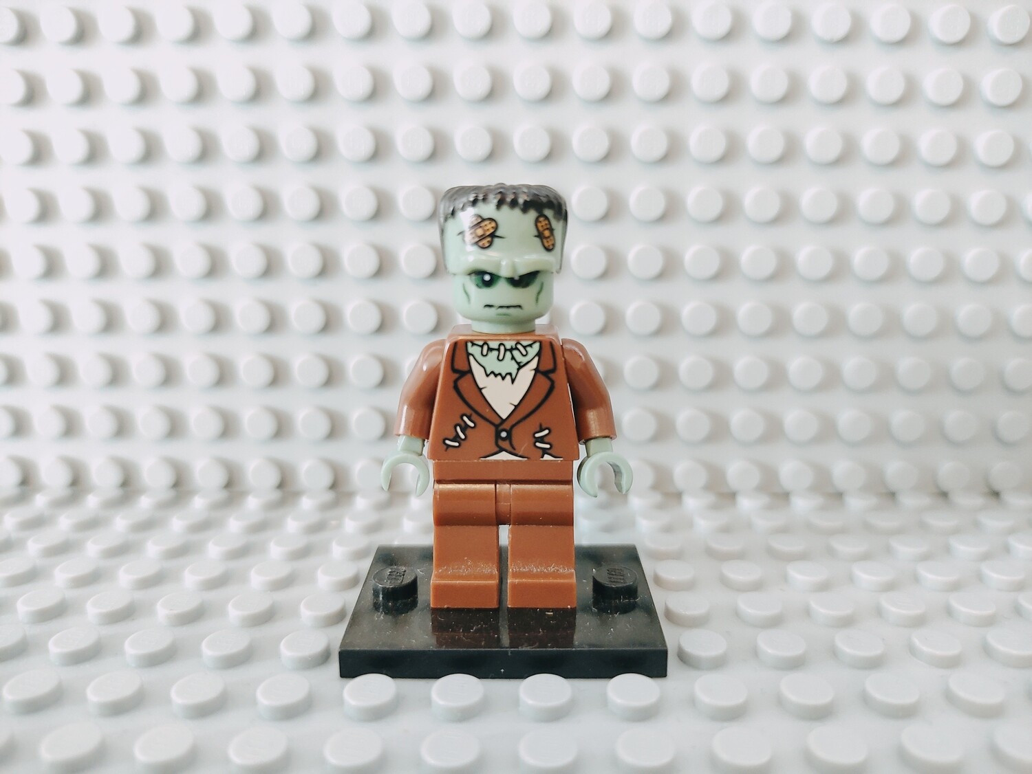 Lego Minifigures Series 4 The Monster