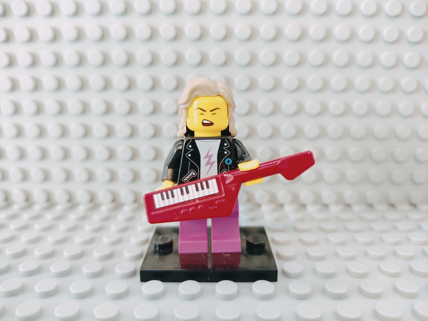 Lego Minifigures Series 20 80s Musician