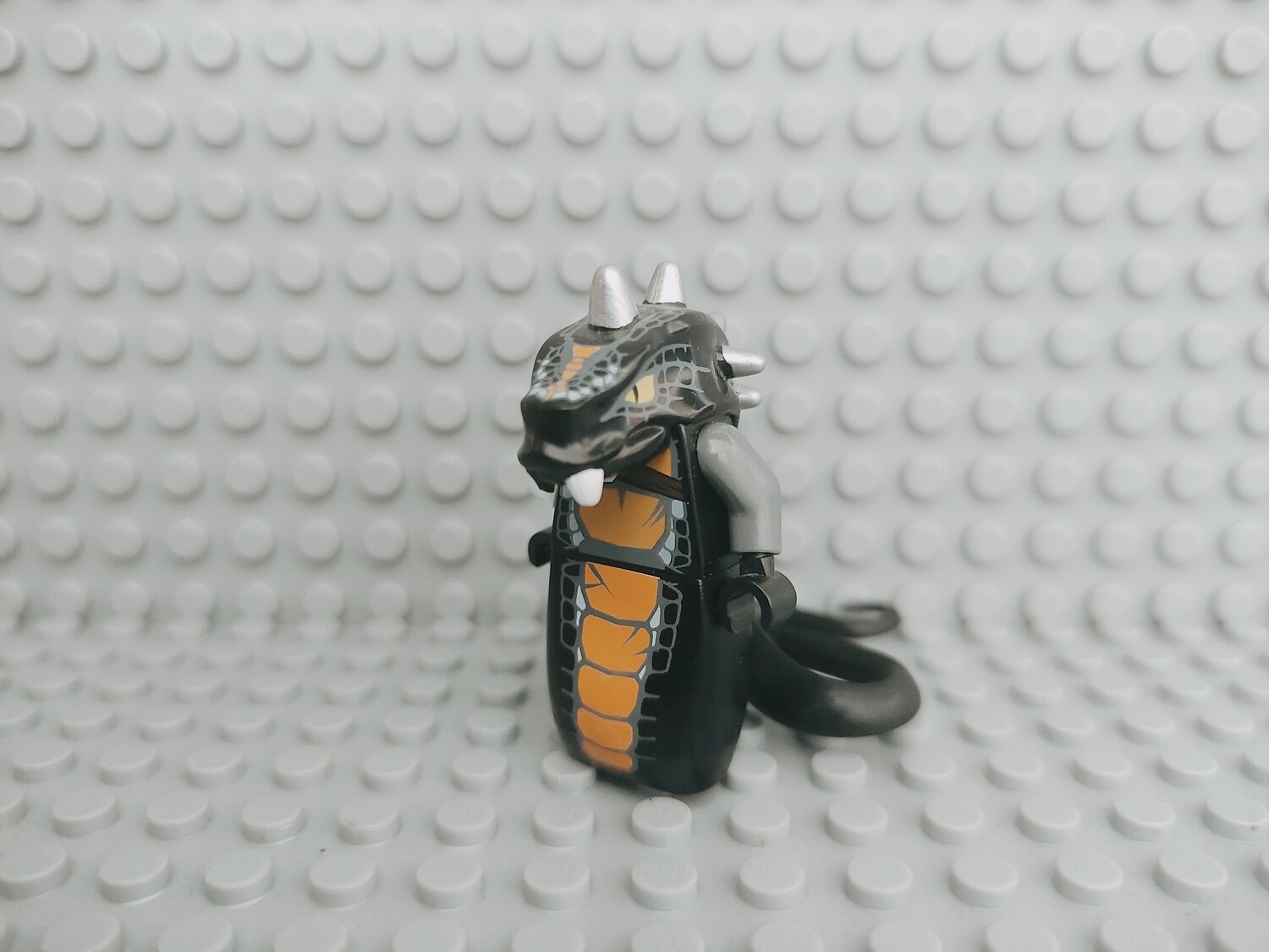 Lego Ninjago Minifigur Skalidor Rise of the Snakes
