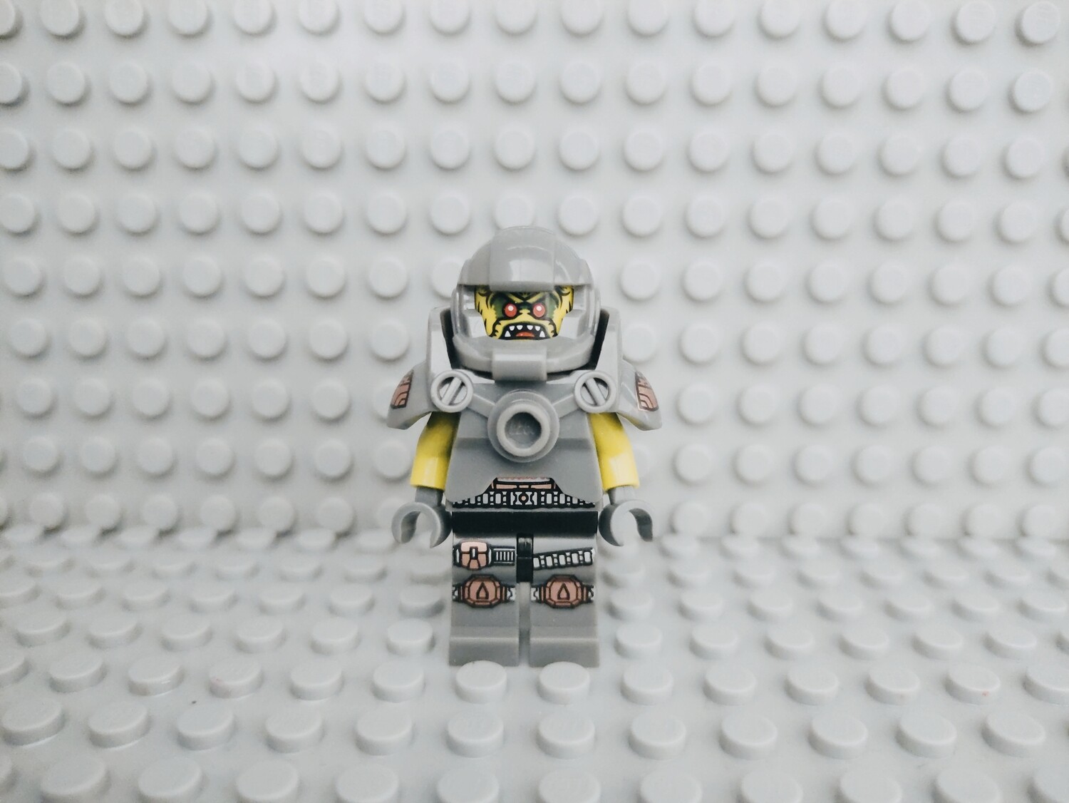 Lego Minifigures Series 9 Alien Avenger