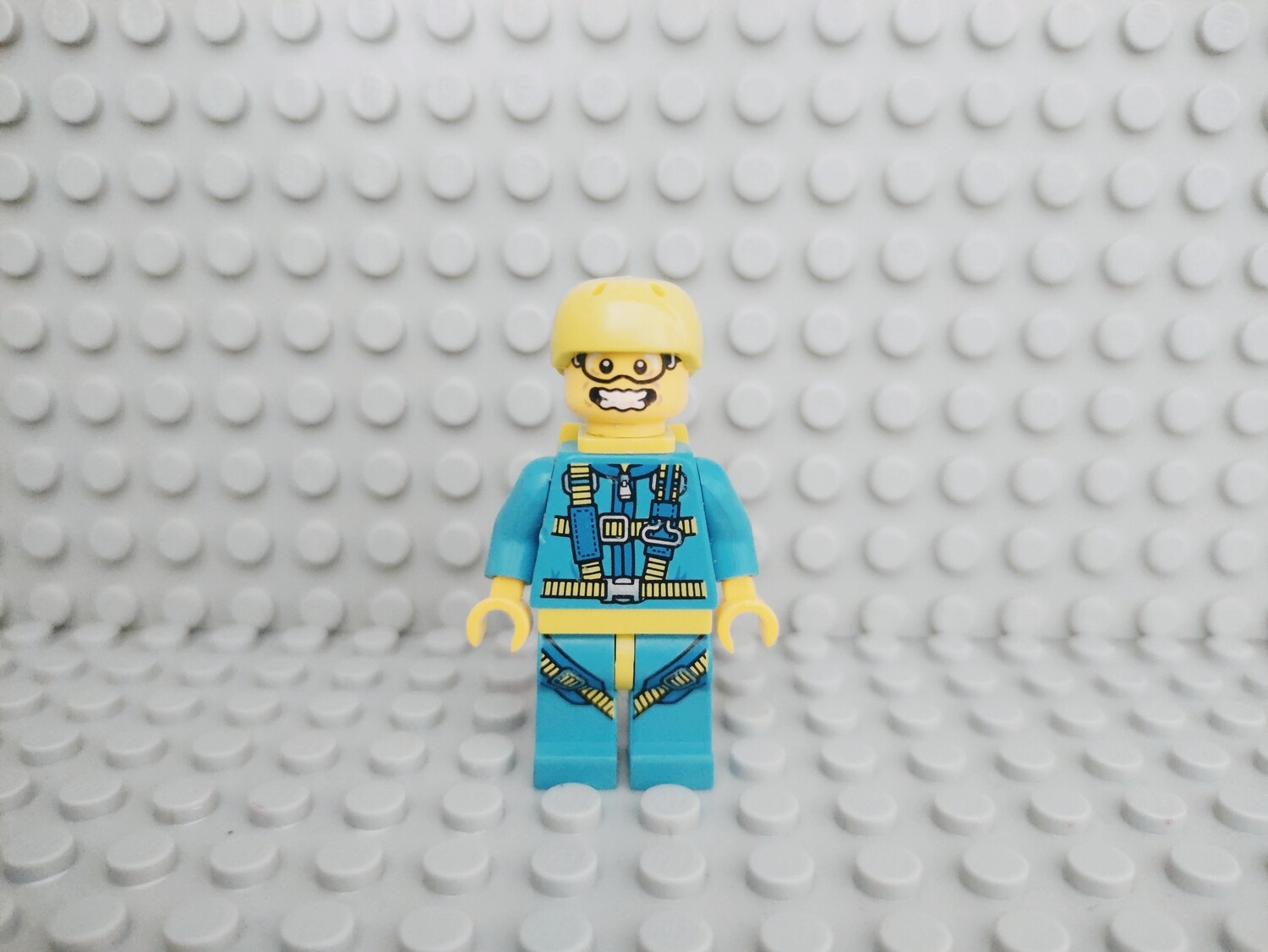 Lego Minifigures Series 10 Skydiver