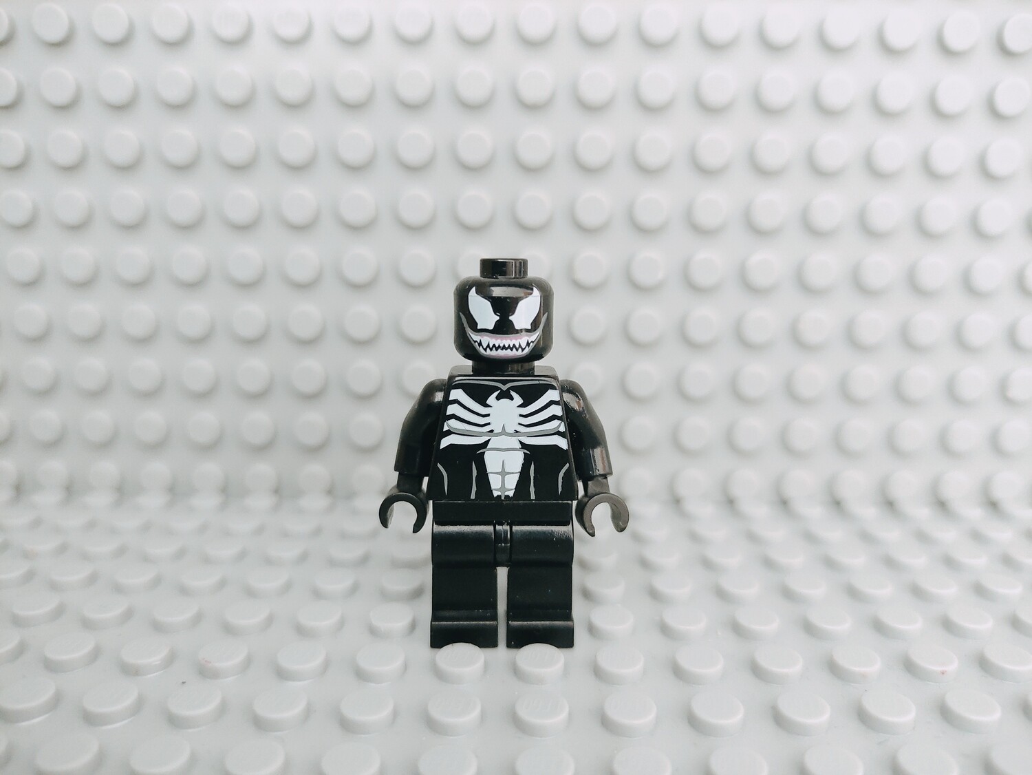 Lego Super Heroes Minifigur Venom