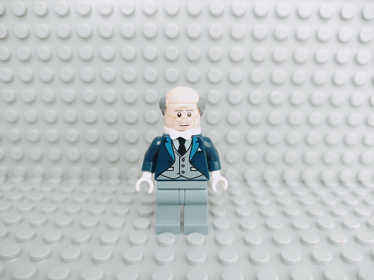 Lego Super Heroes Minifigur Alfred Pennyworth