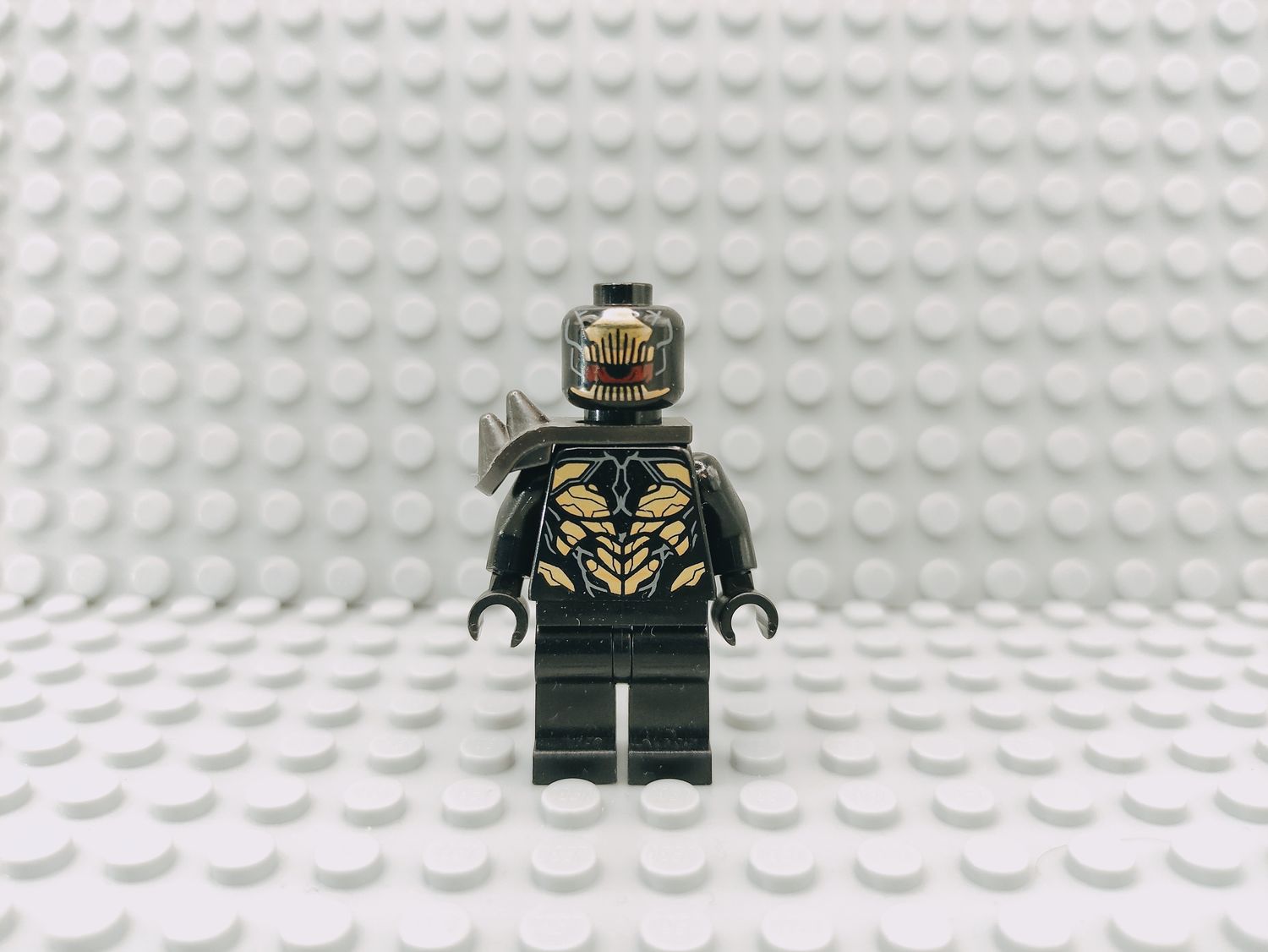 Lego Super Heroes Minifigur Outrider