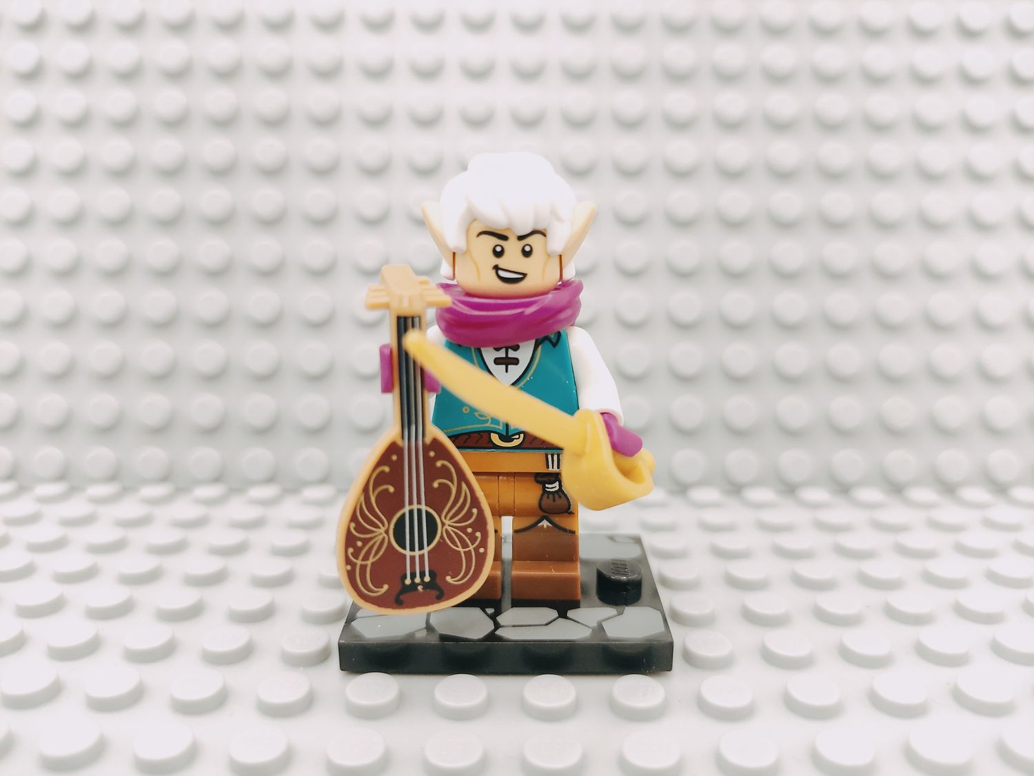 Lego Minifigures Dungeons &amp; Dragons Elf Bard