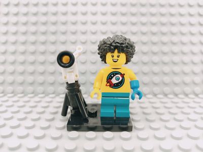 Lego Minifigures Series 27 Astronomer Kid