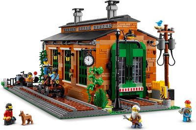 Lego Bricklink 910033 Old Train Engine Shed