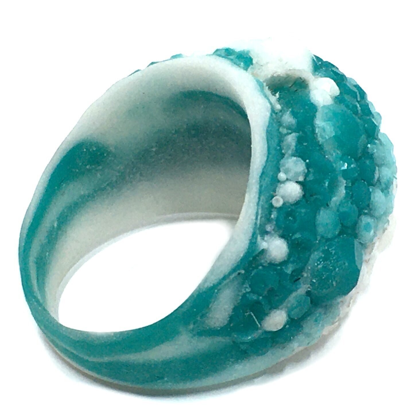 Modeschmuck Ring aus Türkis und Weißen Kunstoff  Gr 19