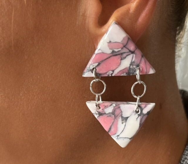 1 Paar Clips Ohrringe Dreieck marmoriert Rosa Weiss Grau 6,5cm Handarbeit