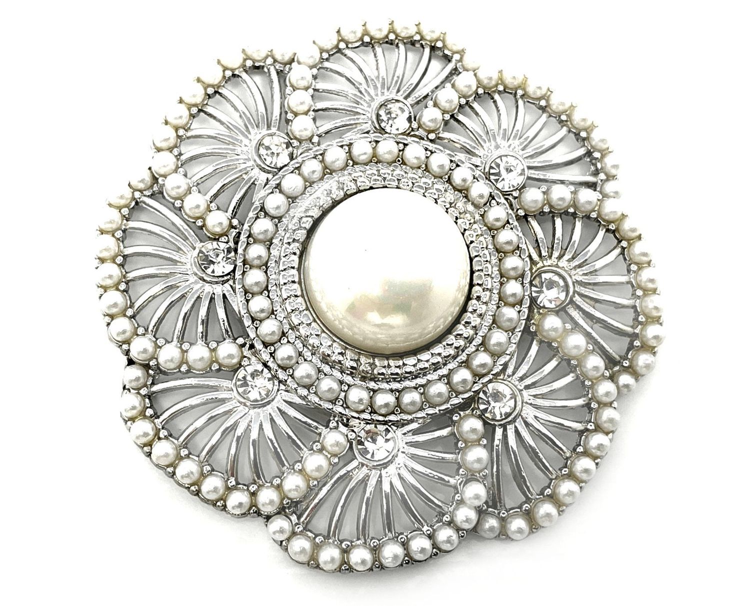 Brosche Schalclip mit Magnetclip Blume silber mit Strass und Perlen 5cm