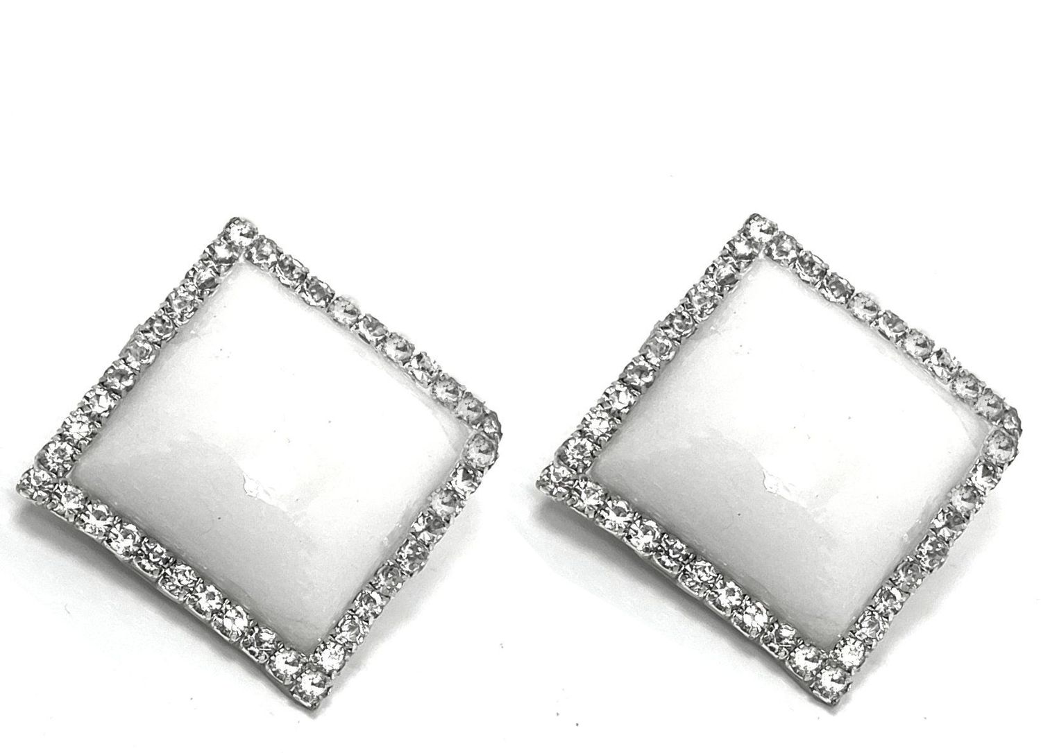 Ohrclipse von Beyond Diva Quadratischer Cabochon in weiss mit klarem Strass mit silberner Fassung
