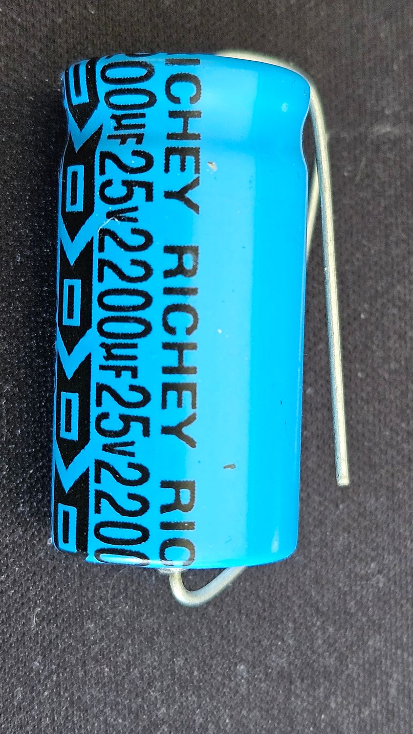 Richey Elektrolytkondensator 2200 µF / 25 V – +85 °C – Made in Taiwan