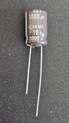 KME Elektrolytkondensator 1000 µF / 10 V – 105 °C – Low ESR – Japan