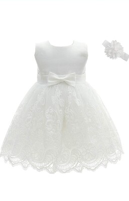 SPITZENKLEID