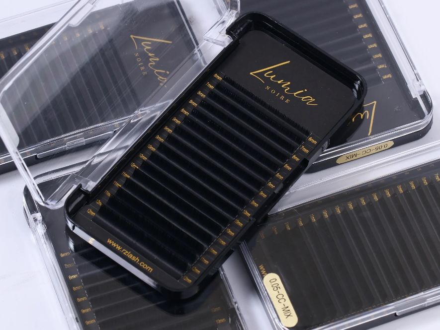 Lumia Noire series: black