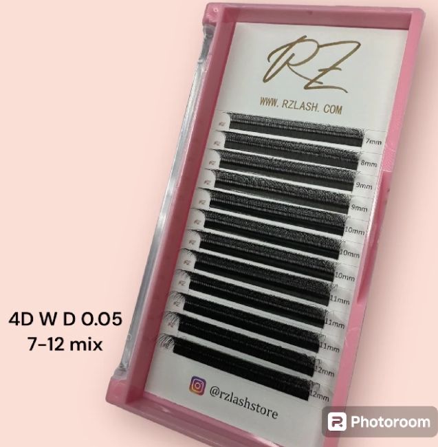 4D W lashes: black