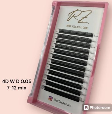 4D W lashes: black