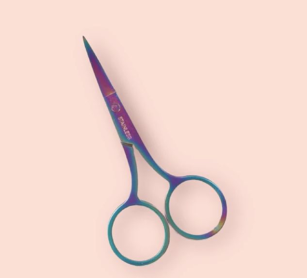 Metallic color scissors