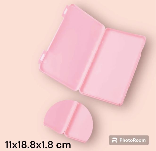 Eyelash storage box