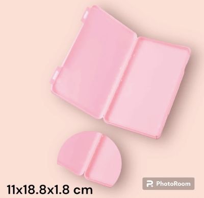 Eyelash storage box
