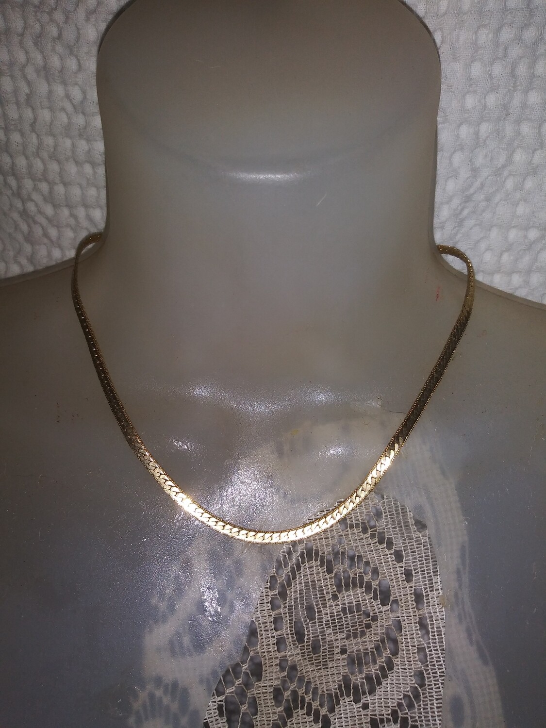 Throwback flat chain